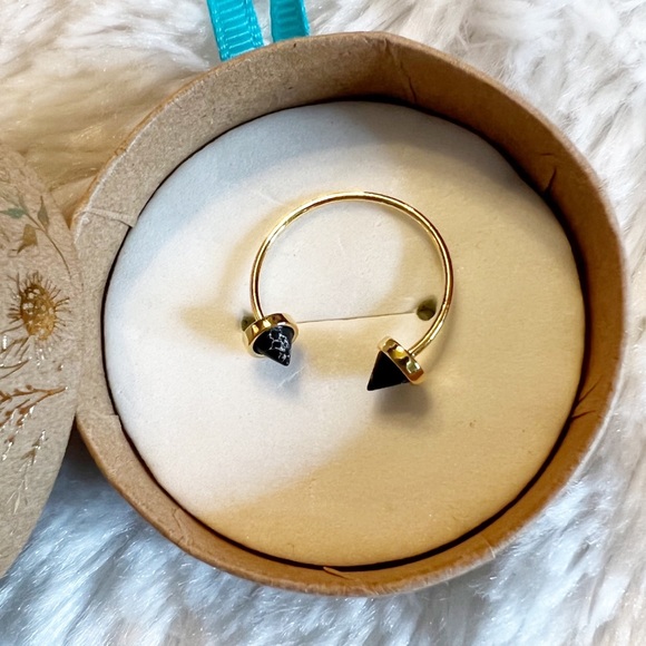Shiraleah Triska Knuckle Ring In Black Marble Size 6 - Picture 2 of 5